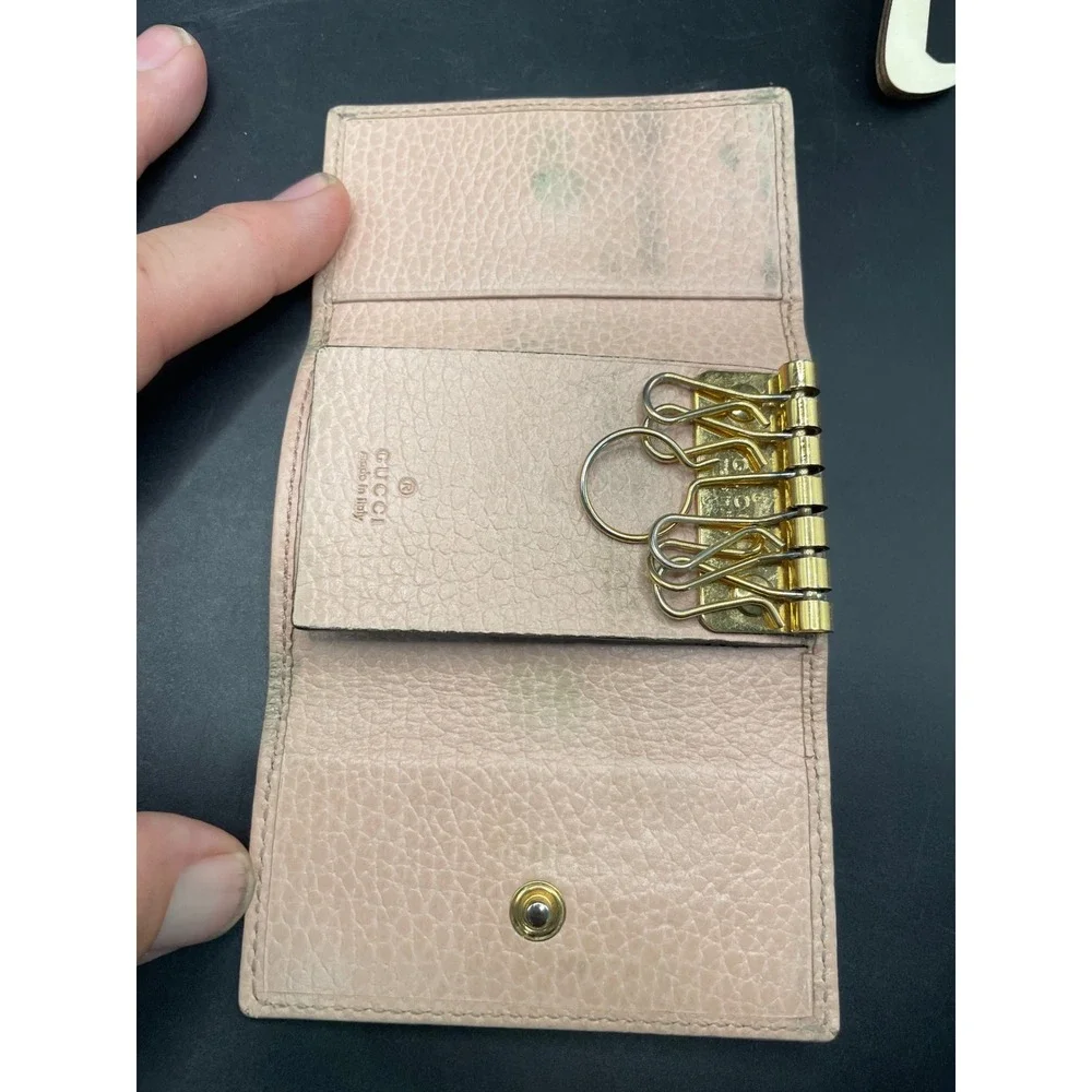 Gucci GG Marmont 6 Hook Key Case Dusty Pink Pebbled Leather Gold Hardware